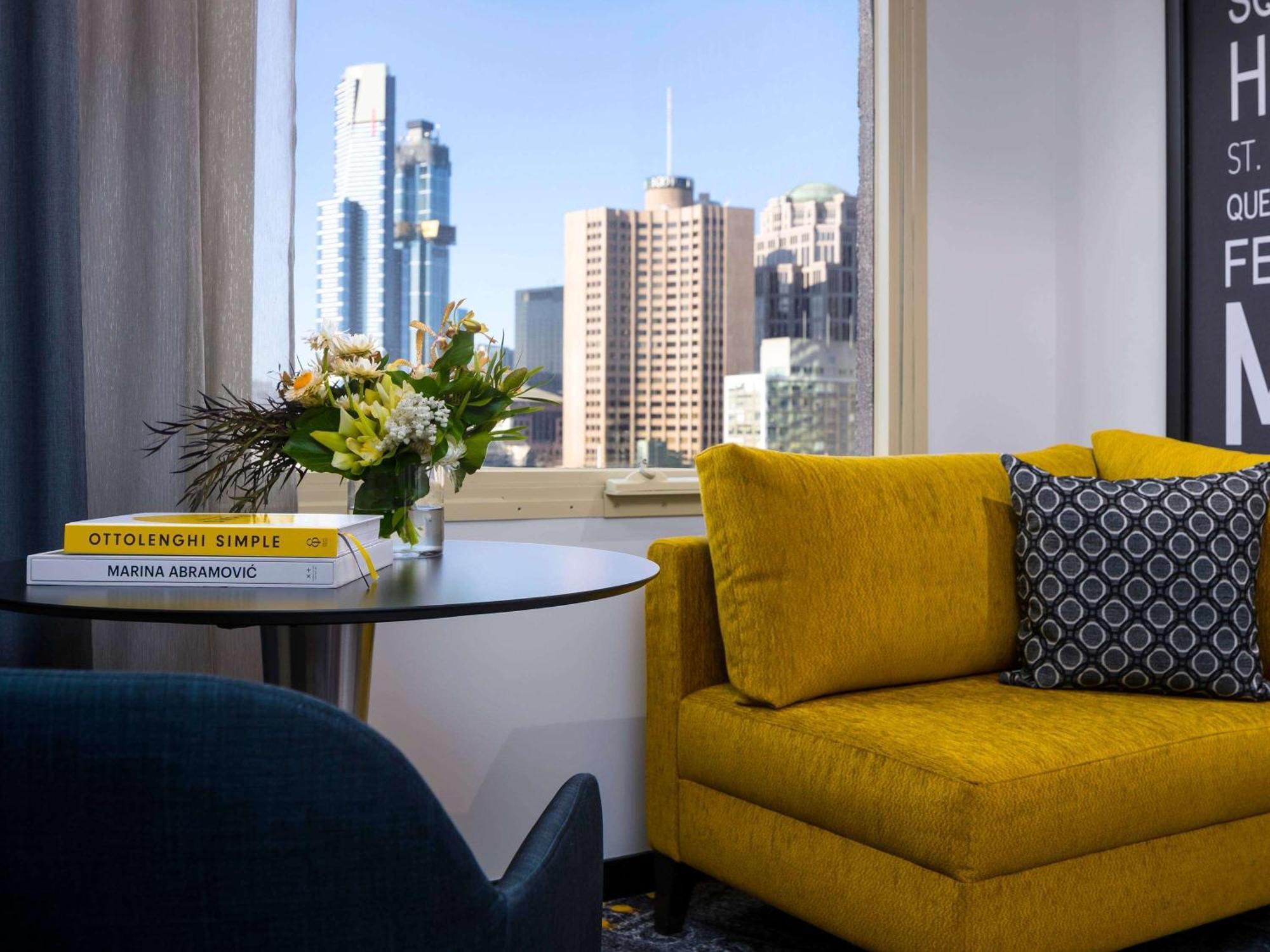 Pullman Melbourne City Centre Экстерьер фото A living room at the hotel