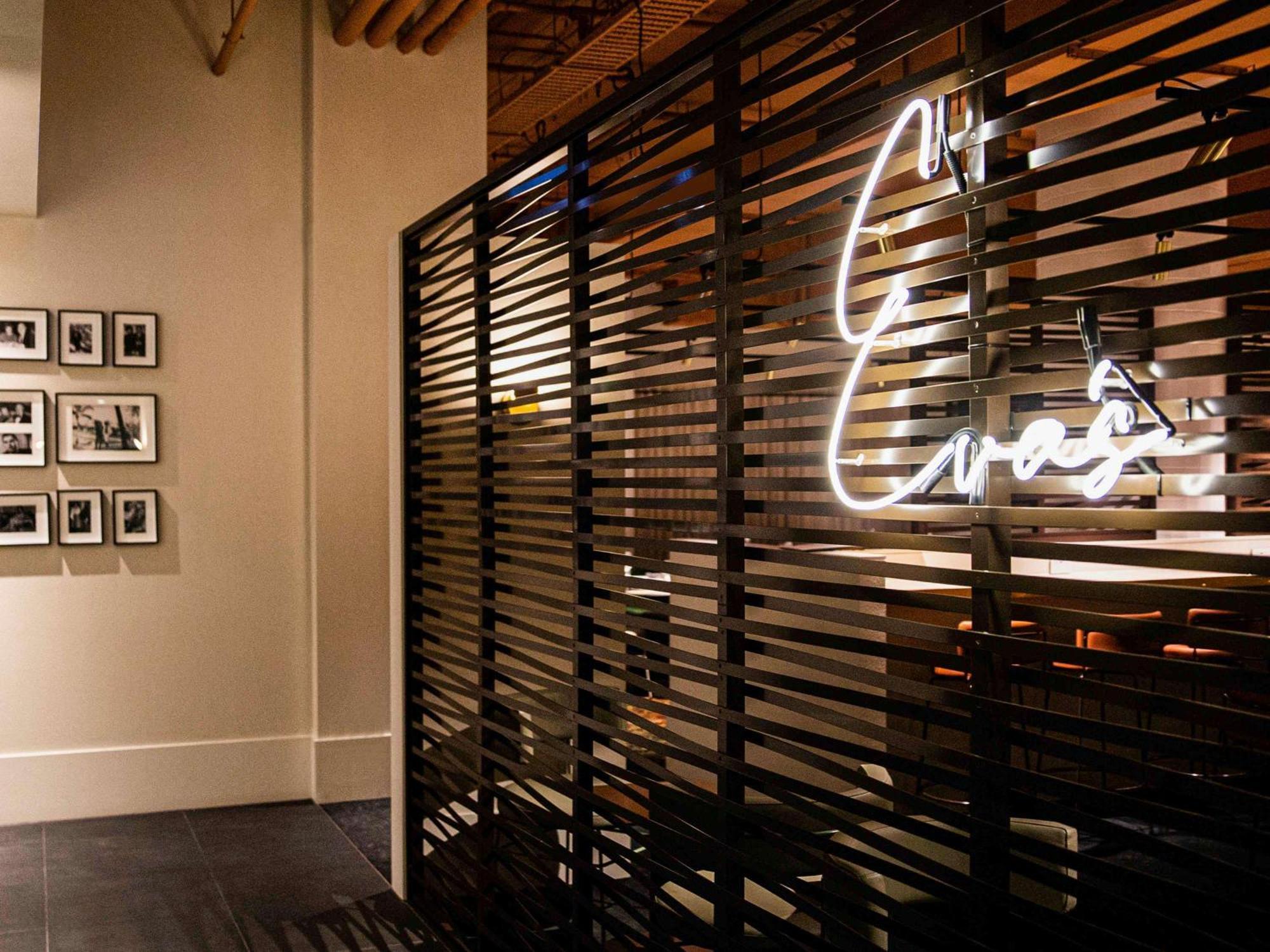 Pullman Melbourne City Centre Экстерьер фото The interior of the restaurant