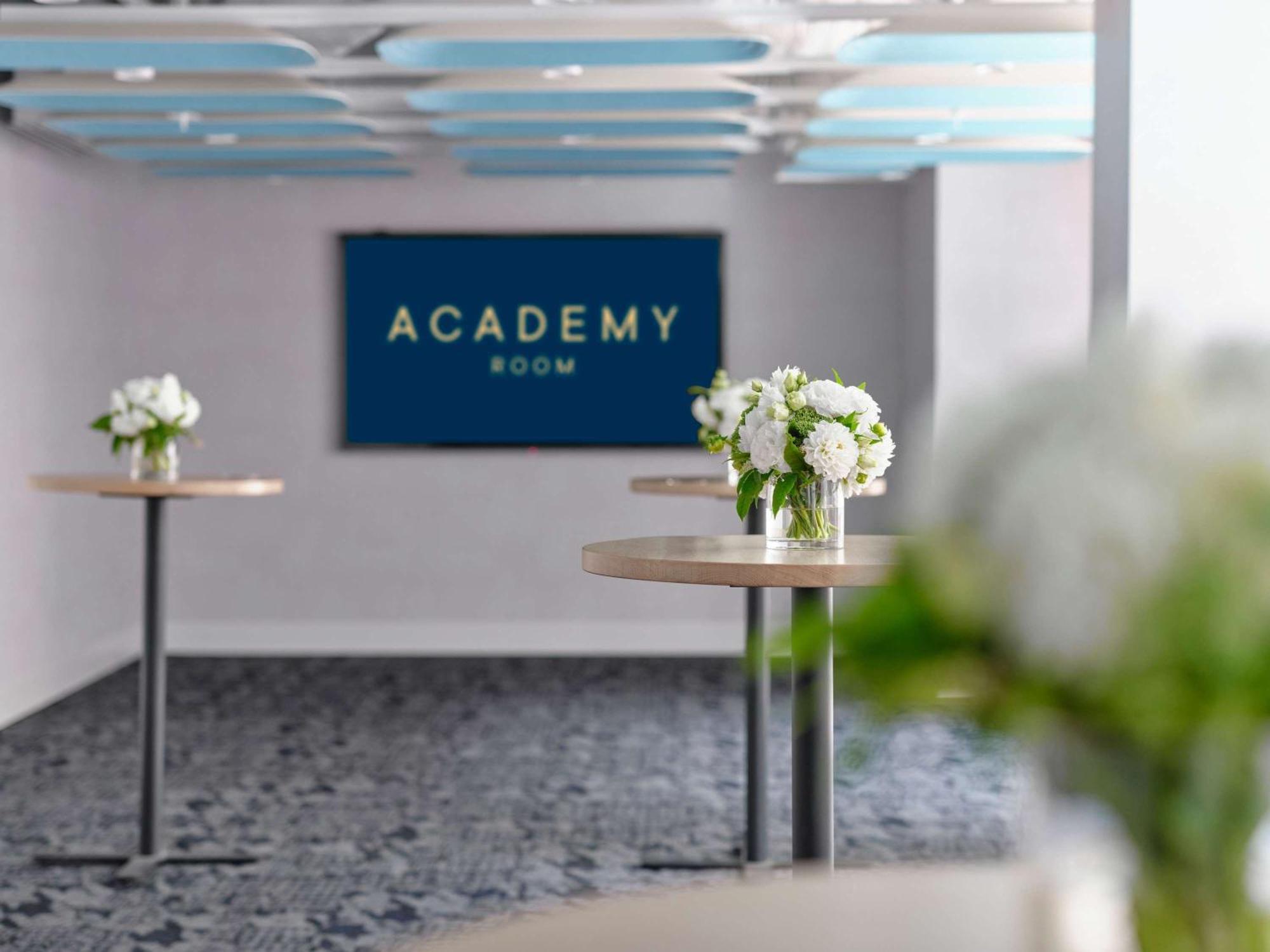 Pullman Melbourne City Centre Экстерьер фото Academy Room