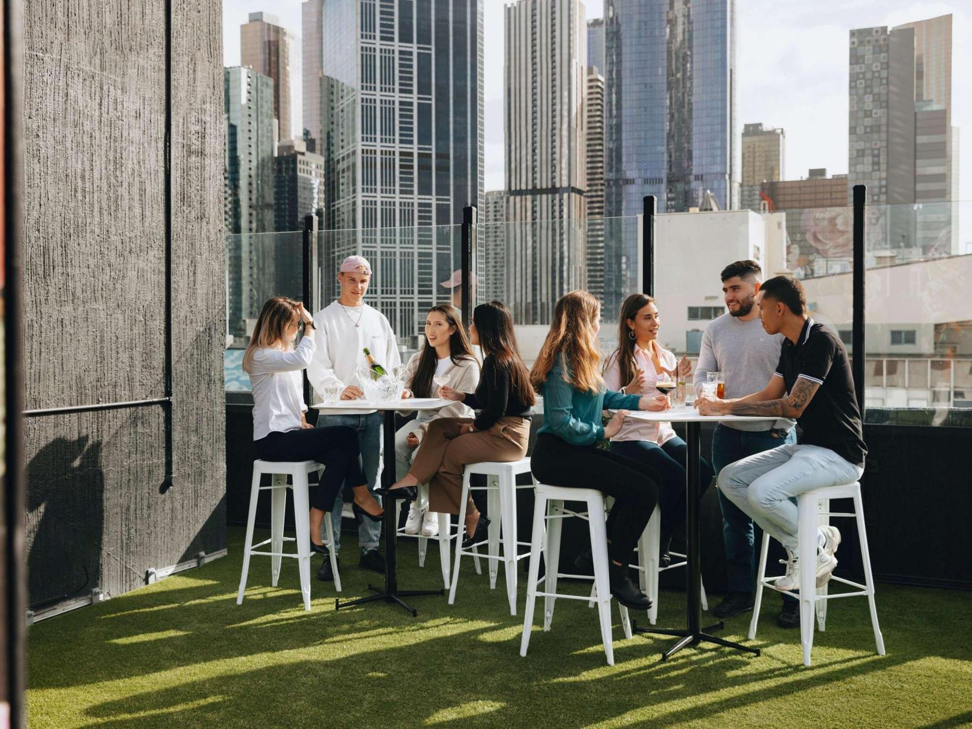 Pullman Melbourne City Centre Экстерьер фото Rooftop bar in Melbourne